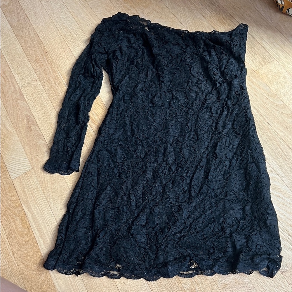 Elegant Black Lace Fully Lined One-Shoulder Dress